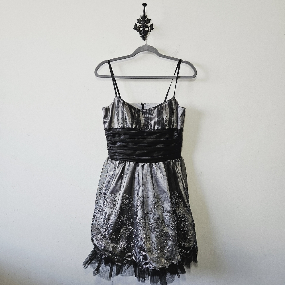 NWT Vintage Le Chateau Y2K Dress Size M Silver Sheer Floral Embellished NOS